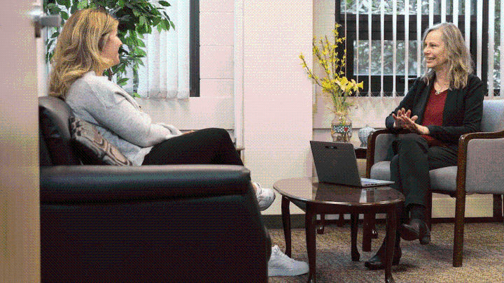 Student Emilie Longtin (left) and Dr. Marsha Runtz (right) in the UVic Psychology Clinic.